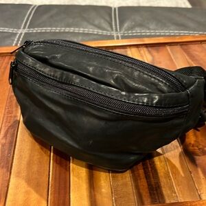 Black Leather  Crossbody/Fanny pak​